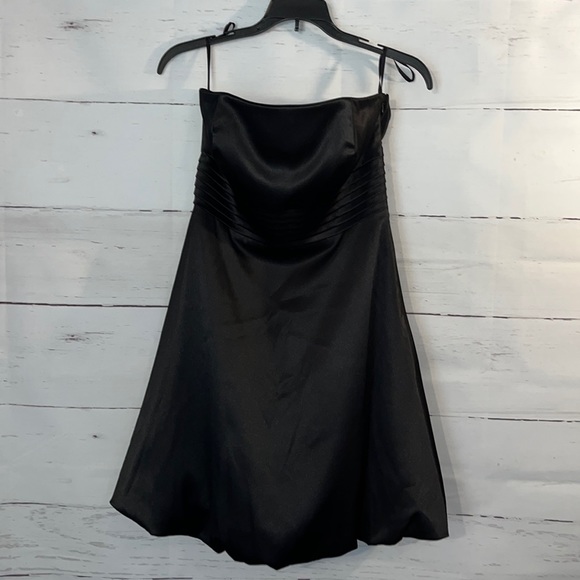 White House Black Market Dresses & Skirts - White House Black Market Strapless Little Black Dress sz 2
